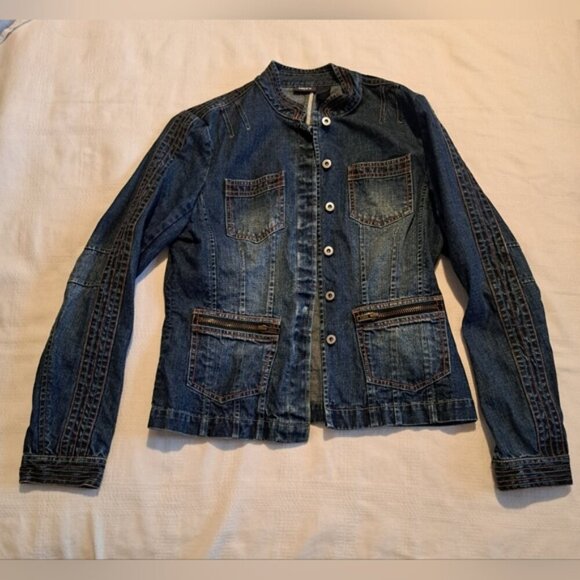 MEXX women's size 8 distressed jean jacket, form fitting style - Picture 1 of 9